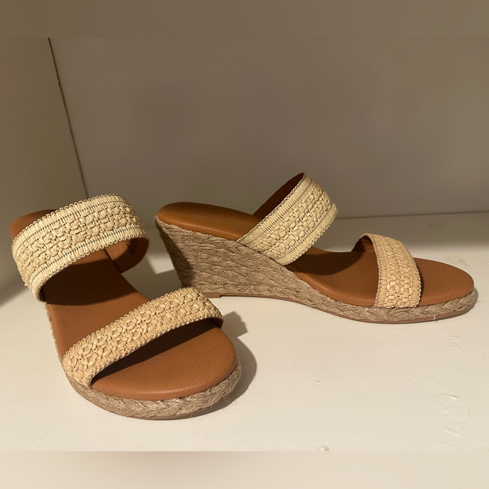 Elegant Andre Assous Cream Wedge Sandals, 9.5